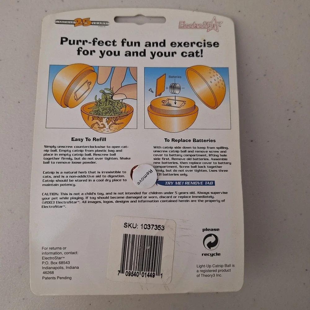 Vintage 2003 PAWS Garfield The Cat Light-Up Catnip Ball Cat Toy